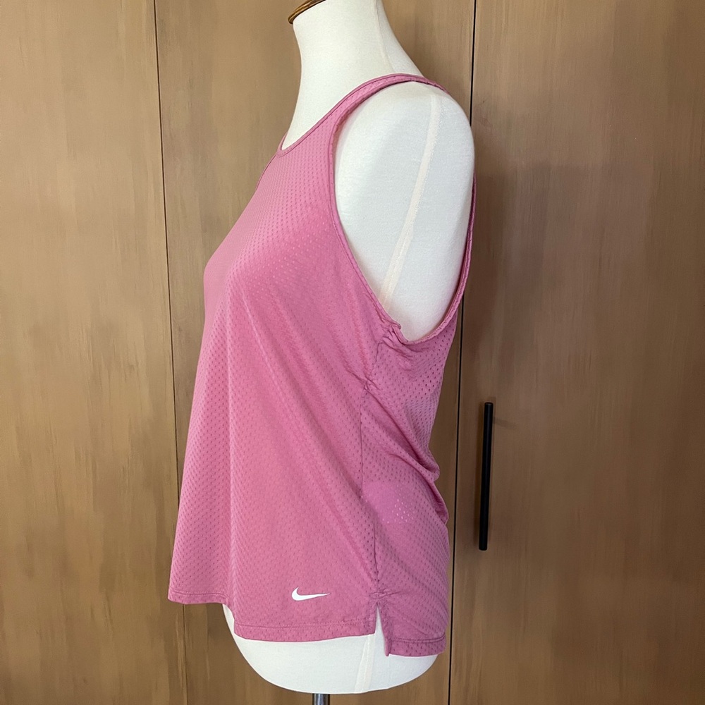 Nike Dri fit tank, misses medium. Mauve pink. Open back detail. Excellent cond - Picture 3 of 8